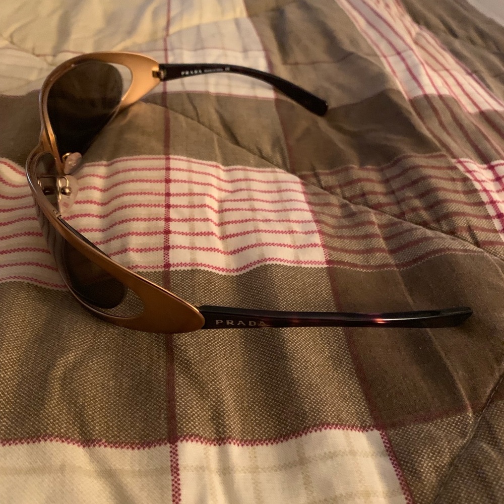 Prada sunglasses - Picture 2 of 4